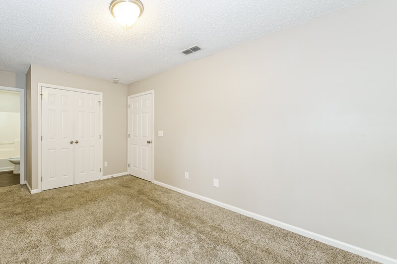 1,220/Mo, 2021 Broadway Ave Jacksonville, FL 32209 Main Bedroom View