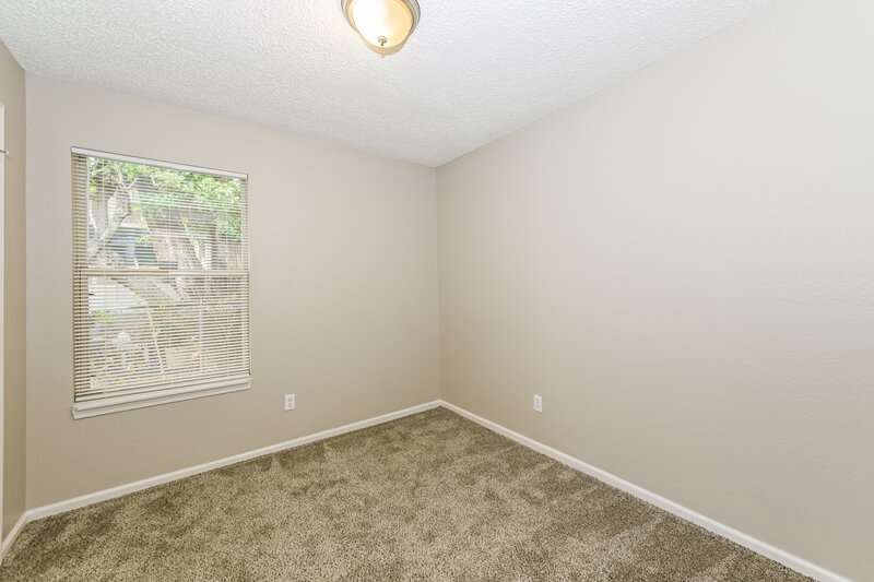 1,220/Mo, 2021 Broadway Ave Jacksonville, FL 32209 Bedroom View 2