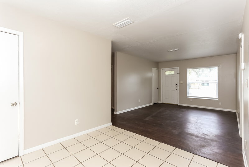 1,280/Mo, 2140 Sunrise Dr Jacksonville, FL 32246 Dining Room View
