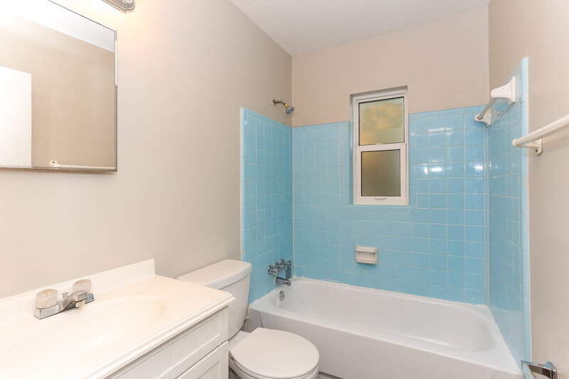 1,280/Mo, 2140 Sunrise Dr Jacksonville, FL 32246 Bathroom View