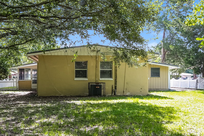 1,640/Mo, 2202 Leon Rd Jacksonville, FL 32246 Rear View