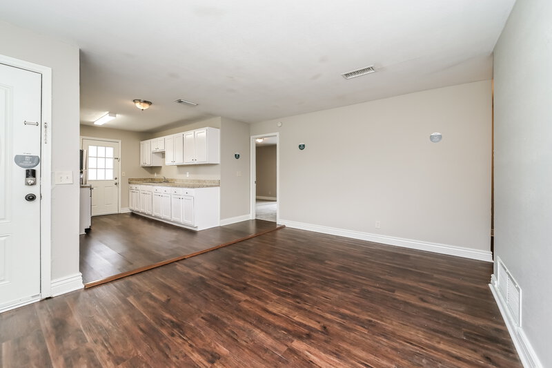 1,470/Mo, 2227 McCarty Dr Jacksonville, FL 32210 Living Room View