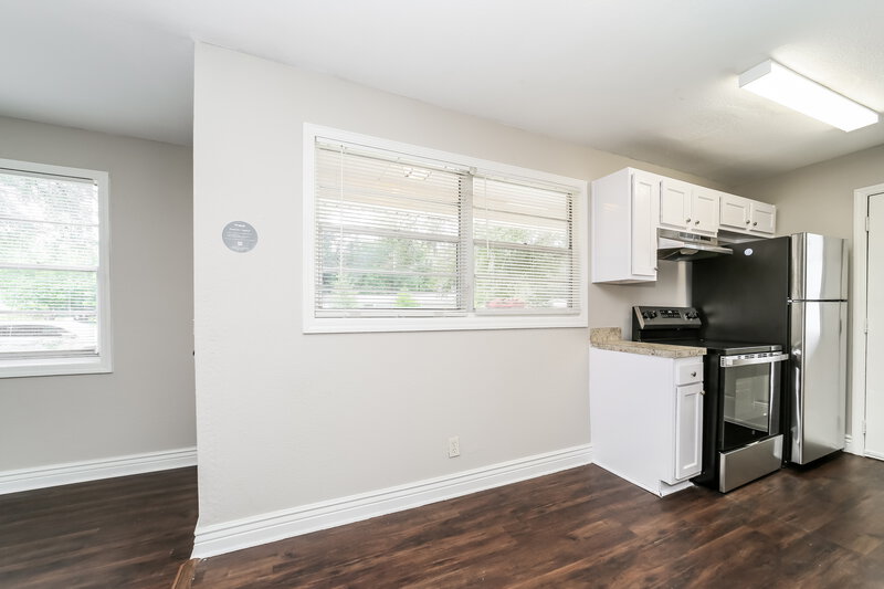 1,470/Mo, 2227 McCarty Dr Jacksonville, FL 32210 Kitchen View