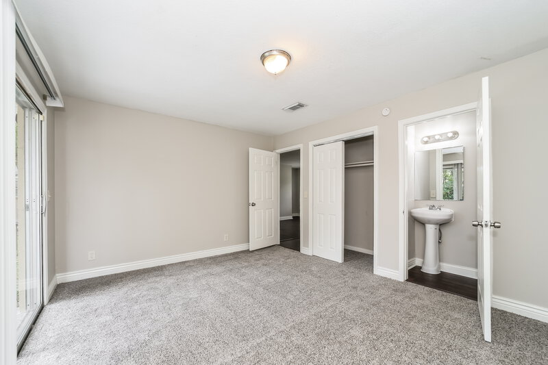 1,470/Mo, 2227 McCarty Dr Jacksonville, FL 32210 Main Bedroom View