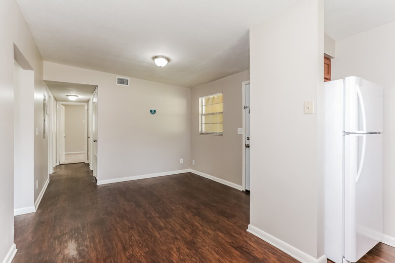 1,045/Mo, 2260 W 15th St Jacksonville, FL 32209 Dining Room View