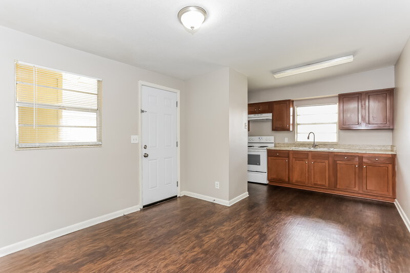 1,045/Mo, 2260 W 15th St Jacksonville, FL 32209 Dining Room View 2