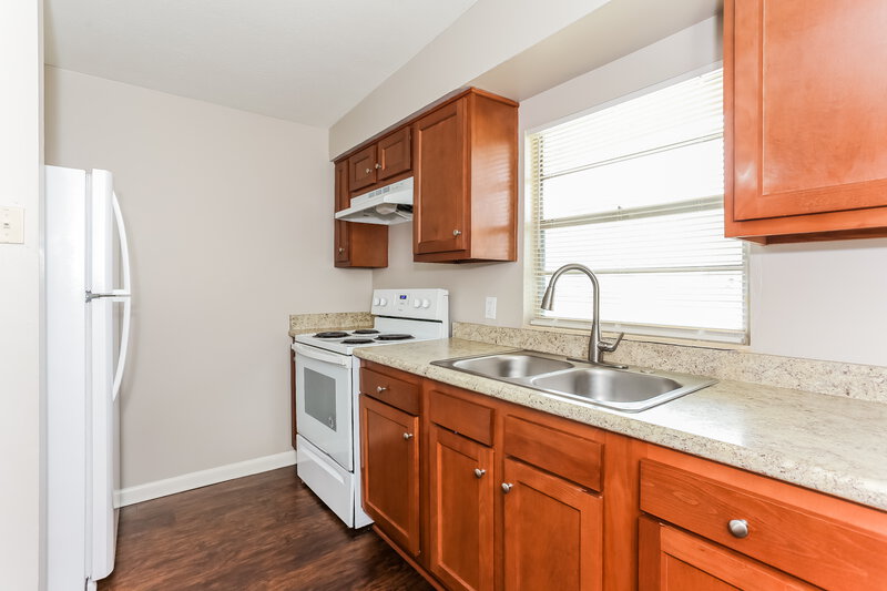 1,045/Mo, 2260 W 15th St Jacksonville, FL 32209 Kitchen View