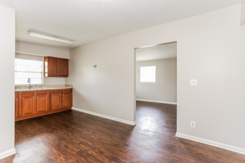 1,045/Mo, 2260 W 15th St Jacksonville, FL 32209 Kitchen View 2