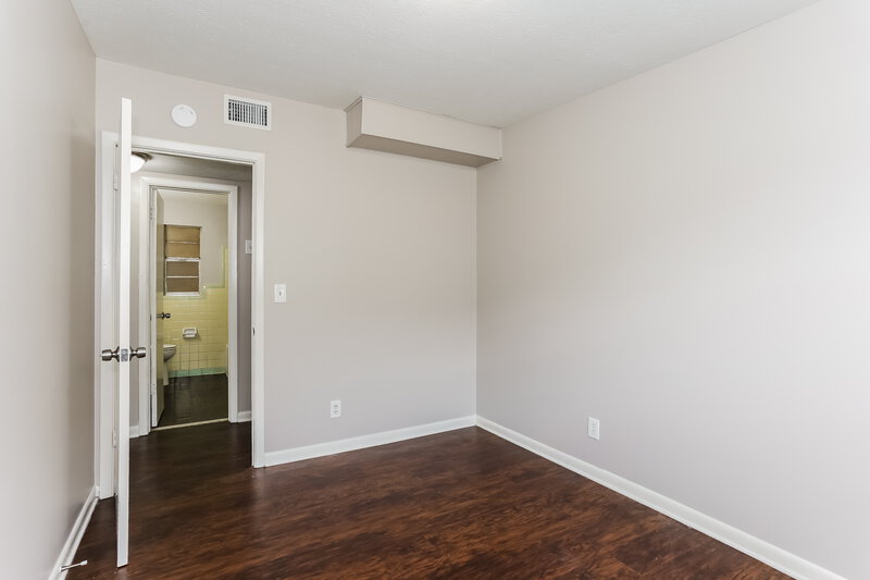 1,045/Mo, 2260 W 15th St Jacksonville, FL 32209 Bedroom View