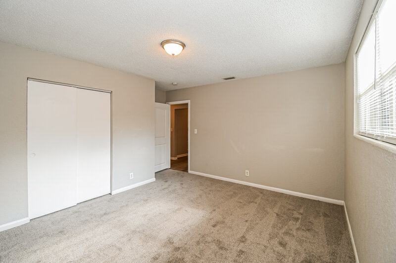 1,170/Mo, 2332 W 17th St Jacksonville, FL 32209 Main Bedroom View