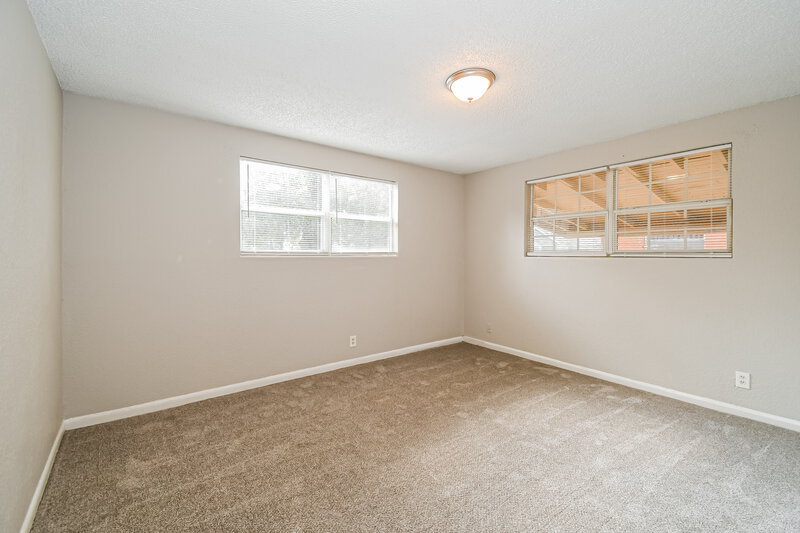 1,170/Mo, 2332 W 17th St Jacksonville, FL 32209 Main Bedroom View 2