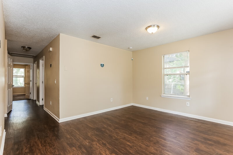 1,660/Mo, 2409 McQuade St Jacksonville, FL 32209 Living Room View 2