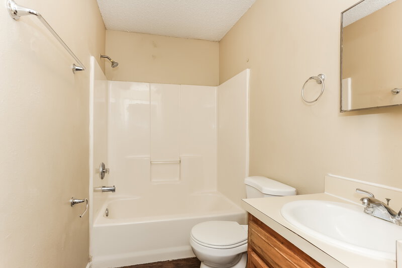 1,660/Mo, 2409 McQuade St Jacksonville, FL 32209 Bathroom View