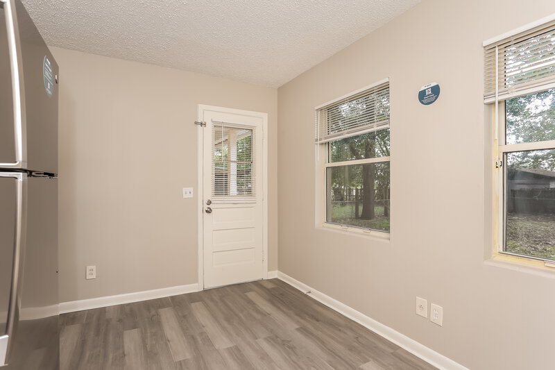 1,325/Mo, 2434 Quail Ave Jacksonville, FL 32218 Kitchen View 2