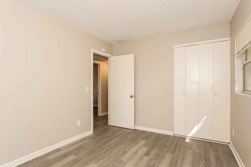 1,325/Mo, 2434 Quail Ave Jacksonville, FL 32218 Main Bedroom View