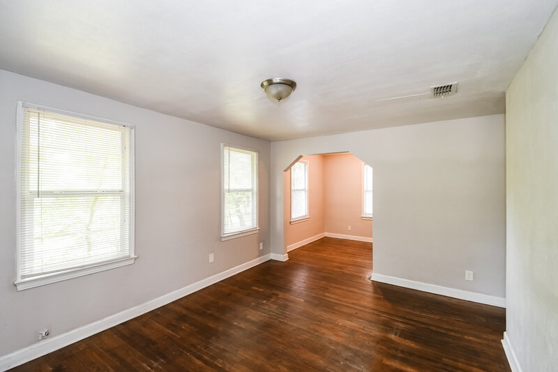 1,135/Mo, 2448 Ellington Ave Jacksonville, FL 32209 Living Room View