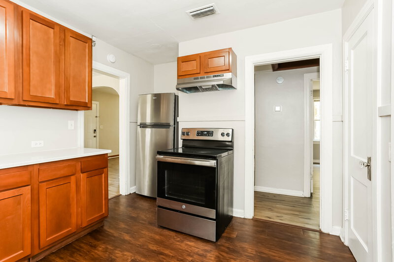1,260/Mo, 250 W 62nd St Jacksonville, FL 32208 Kitchen View