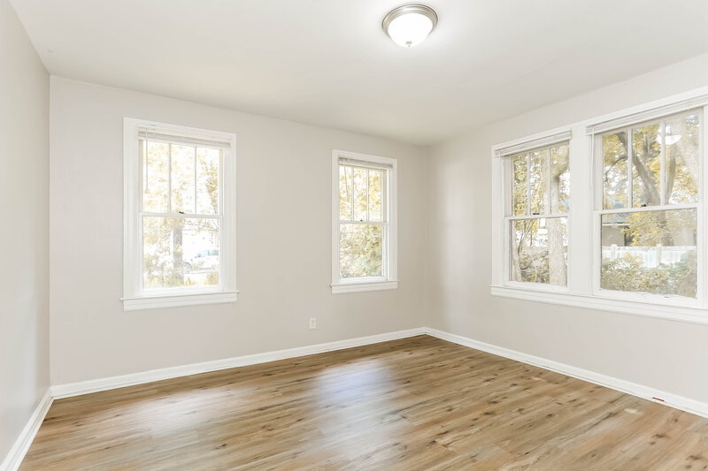 1,260/Mo, 250 W 62nd St Jacksonville, FL 32208 Main Bedroom View