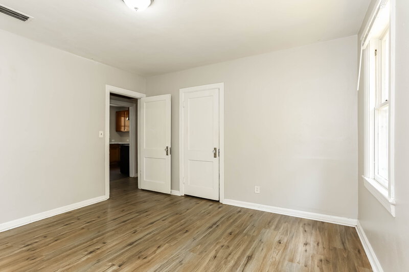 1,260/Mo, 250 W 62nd St Jacksonville, FL 32208 Main Bedroom View 2