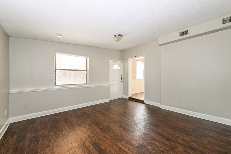 1,445/Mo, 2611 Lowes Pl Jacksonville, FL 32208 Living Room View 2