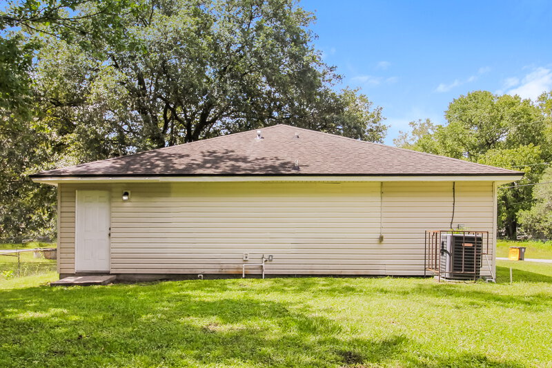 1,325/Mo, 2915 Lucoma Dr Jacksonville, FL 32254 Rear View