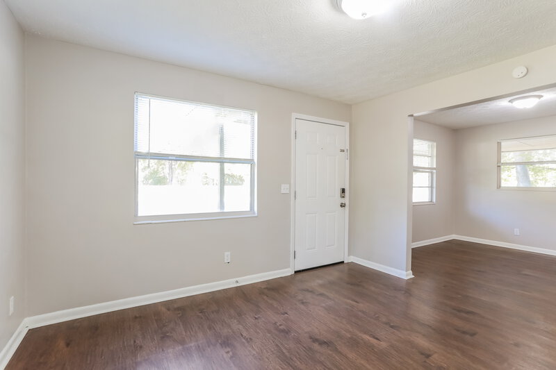 1,175/Mo, 2966 W 5th St Jacksonville, FL 32254 Living Room View