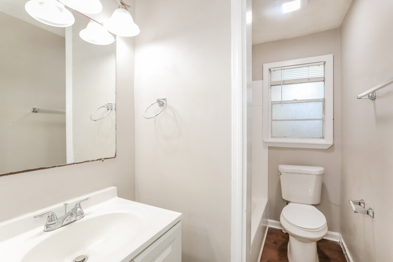 1,175/Mo, 2966 W 5th St Jacksonville, FL 32254 Bathroom View