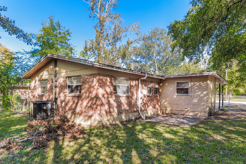 1,175/Mo, 2966 W 5th St Jacksonville, FL 32254 Rear View