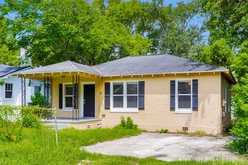 0/Mo, 2969 Myra St Jacksonville, FL 32205 Front View
