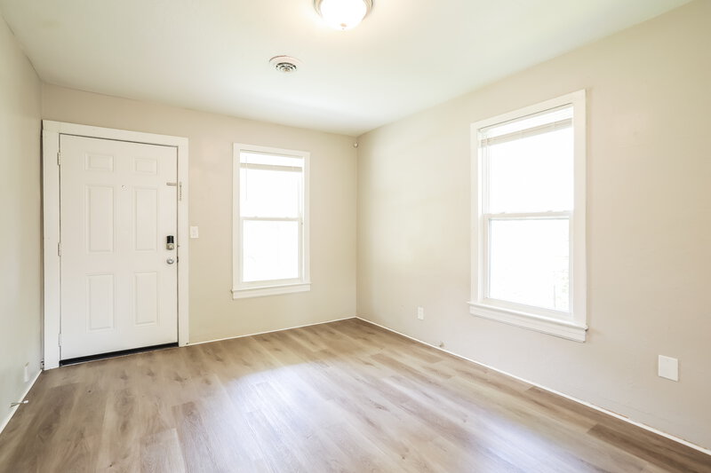0/Mo, 2969 Myra St Jacksonville, FL 32205 Living Room View