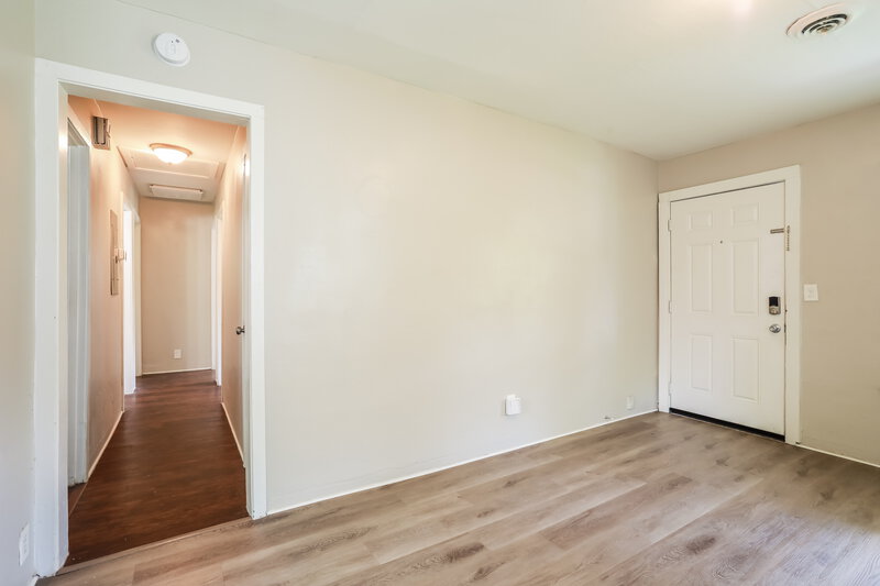 0/Mo, 2969 Myra St Jacksonville, FL 32205 Living Room View 2