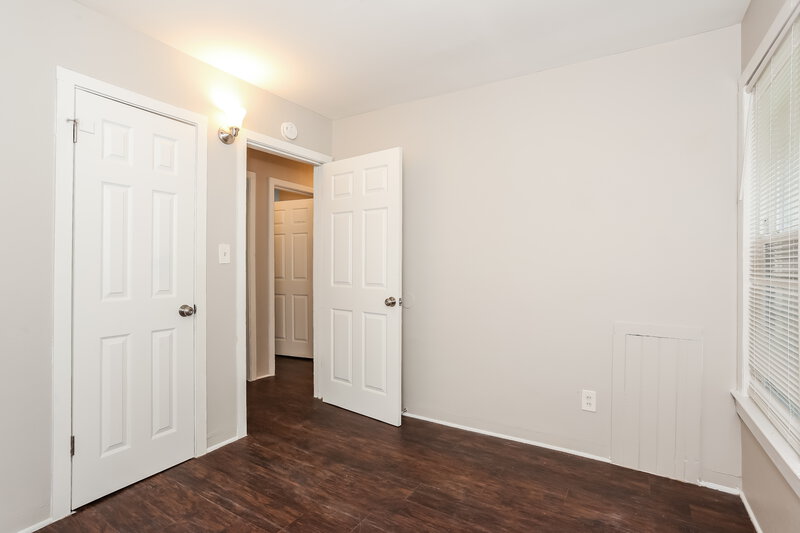 1,370/Mo, 2969 Myra St Jacksonville, FL 32205 Main Bedroom View