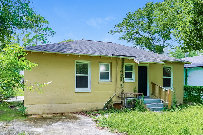 0/Mo, 2969 Myra St Jacksonville, FL 32205 Rear View