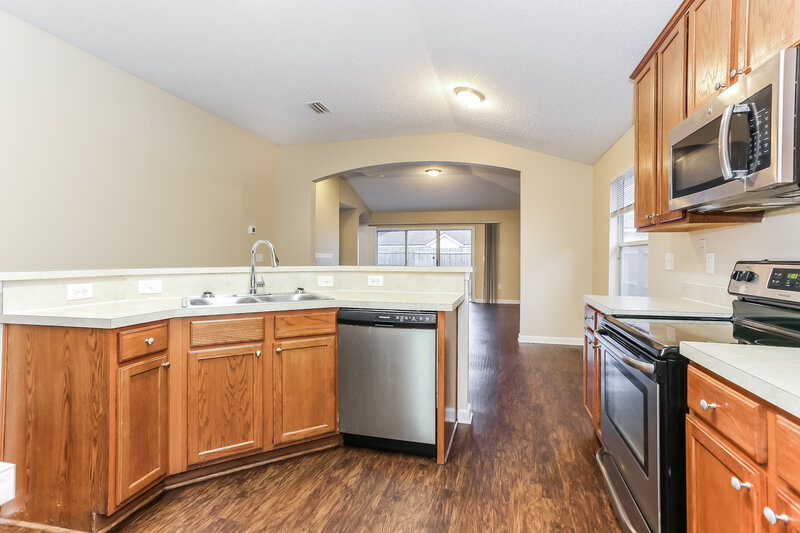 1,685/Mo, 2984 Centerwood Dr Jacksonville, FL 32218 Kitchen View