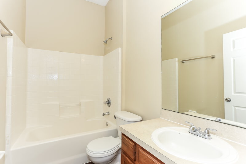 1,685/Mo, 2984 Centerwood Dr Jacksonville, FL 32218 Bathroom View