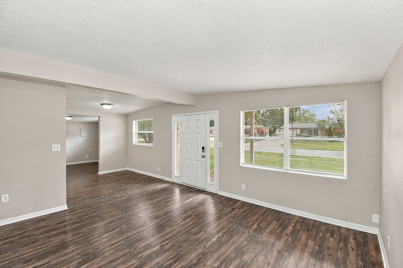 1,940/Mo, 3018 Carrevero Dr W Jacksonville, FL 32216 Living Room View 2
