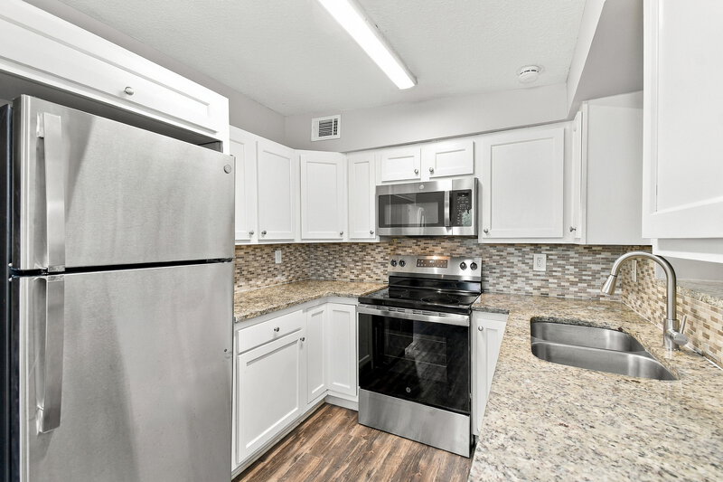 1,940/Mo, 3018 Carrevero Dr W Jacksonville, FL 32216 Kitchen View 2