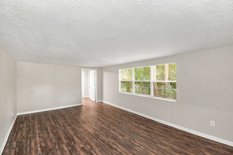 1,940/Mo, 3018 Carrevero Dr W Jacksonville, FL 32216 Family Room View