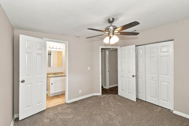1,940/Mo, 3018 Carrevero Dr W Jacksonville, FL 32216 Primary Bedroom View 2