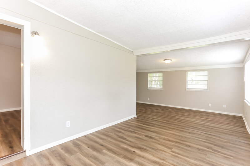 1,240/Mo, 3045 W 15th St Jacksonville, FL 32254 Living Room View 2