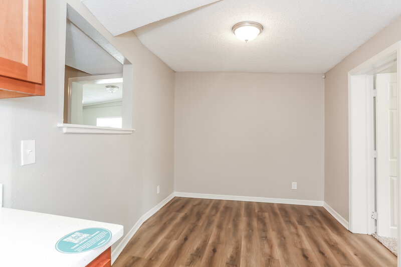 1,240/Mo, 3045 W 15th St Jacksonville, FL 32254 Dining Room View 2