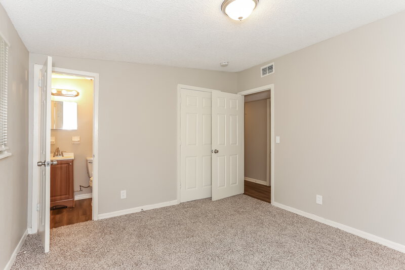 1,240/Mo, 3045 W 15th St Jacksonville, FL 32254 Main Bedroom View 2