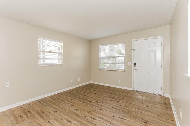 1,305/Mo, 3118 Phyllis St Jacksonville, FL 32205 Living Room View