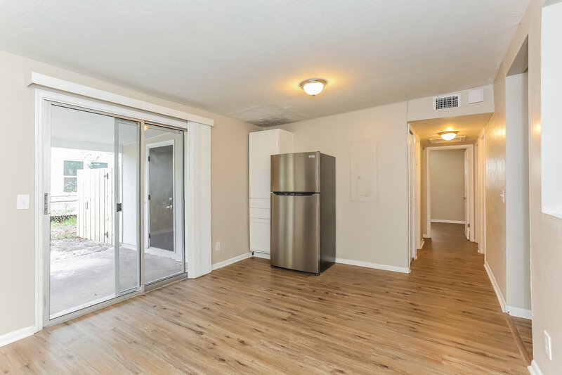 1,305/Mo, 3118 Phyllis St Jacksonville, FL 32205 Kitchen View