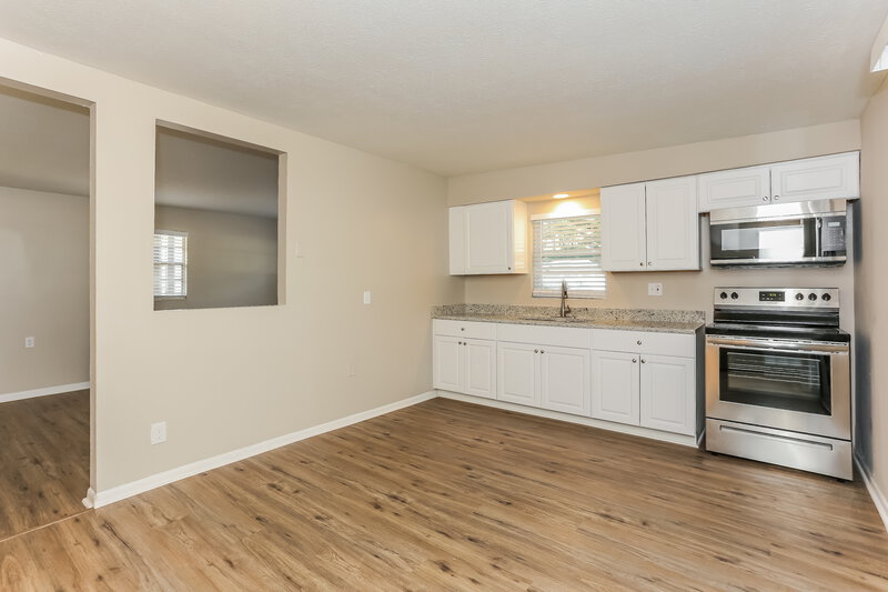 1,305/Mo, 3118 Phyllis St Jacksonville, FL 32205 Kitchen View 2