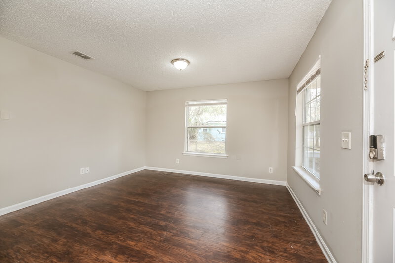 1,420/Mo, 3313 Fitzgerald St Jacksonville, FL 32254 Living Room View