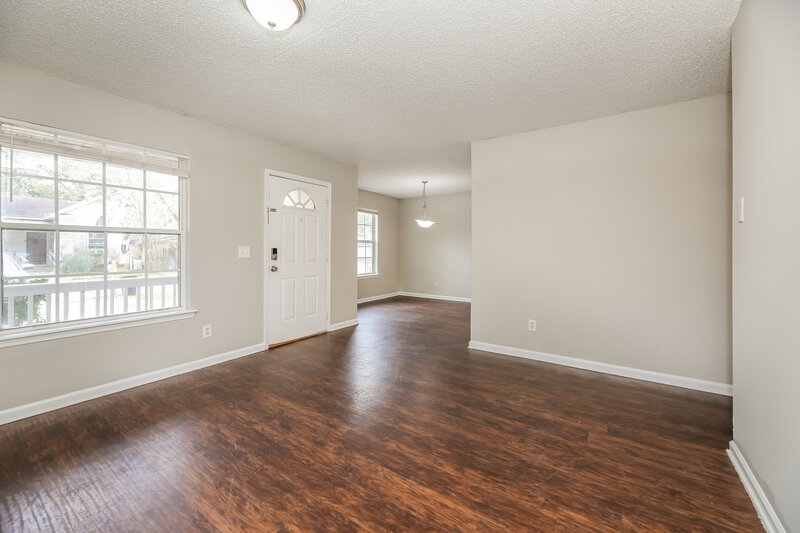 1,420/Mo, 3313 Fitzgerald St Jacksonville, FL 32254 Living Room View 2