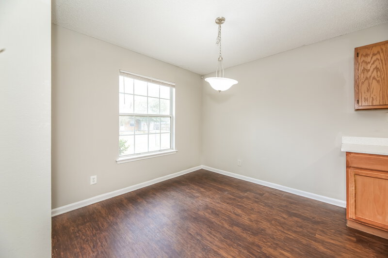 1,420/Mo, 3313 Fitzgerald St Jacksonville, FL 32254 Dining Room View