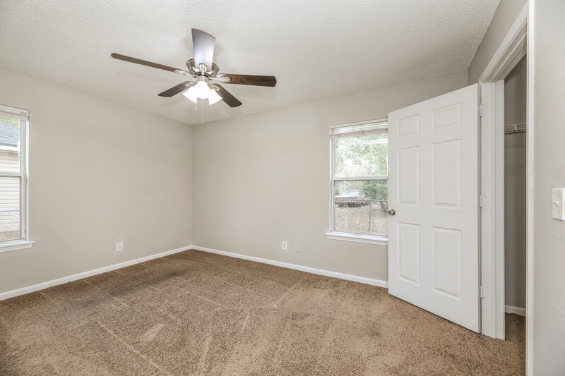 1,420/Mo, 3313 Fitzgerald St Jacksonville, FL 32254 Main Bedroom View