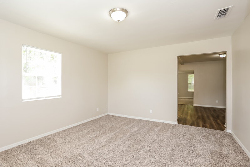 1,320/Mo, 3322 Lane Ave N Jacksonville, FL 32254 Living Room View 2